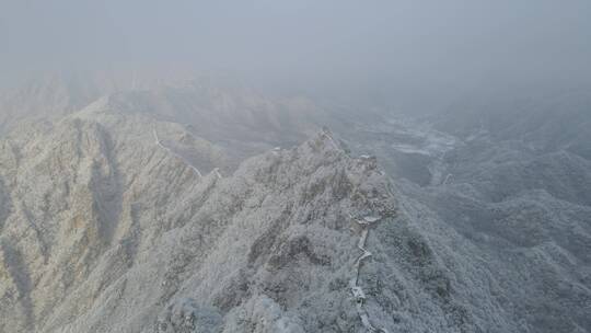 航拍 冬季雪天的箭扣长城