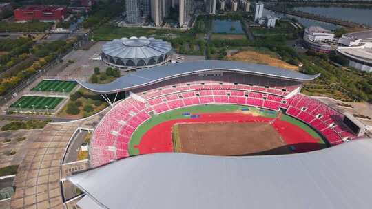 江西南昌艾溪湖奥体中心体育馆蓝天白云