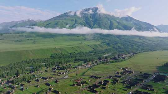 航拍夏季的新疆禾木村风景