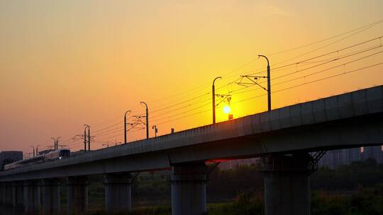 夕阳动车 地铁 高铁 唯美交通（升格镜头视频素材模板下载