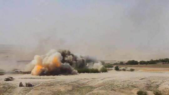 阿富汗村庄发生大规模爆炸视频素材模板下载