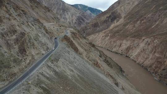 西藏G318川藏公路怒江大峡谷风光视频素材模板下载