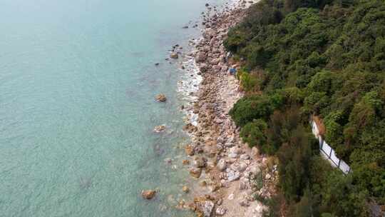 航拍海岛礁石海浪浪花