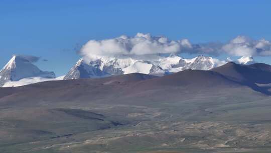 西藏日喀则康马县雪山航拍