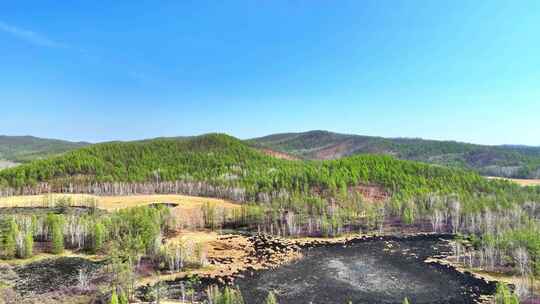 达尔滨湖火山熔岩台地湿地水泡