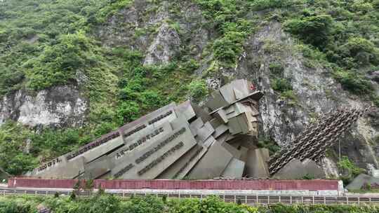 四川甘孜泸定县飞夺泸定桥纪念雕塑