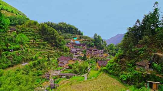 航拍浙江丽水云和梯田风景区白银谷古村落