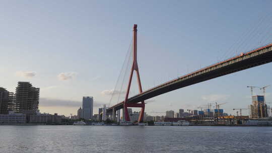 上海黄浦江畔杨浦大桥景观