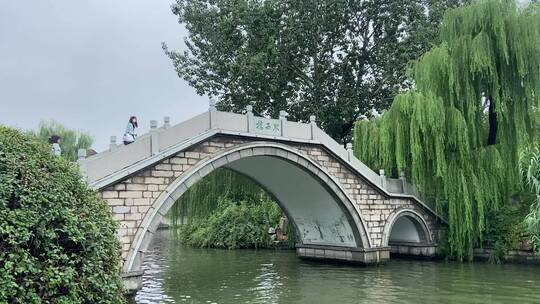 济南5A级景区，雨后大明湖景区风景