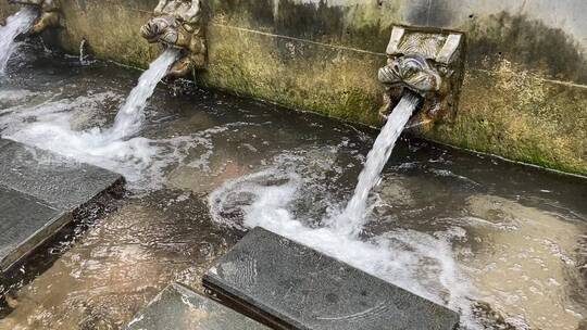 济南章丘眼明泉，泉水取水点