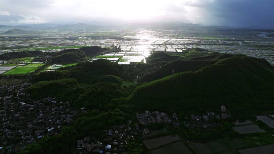 航拍乡村日出绿色大地