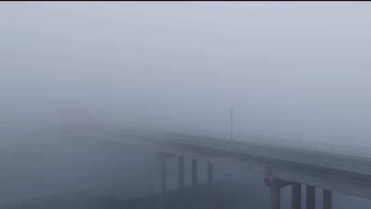 大雾天气高速公路空镜