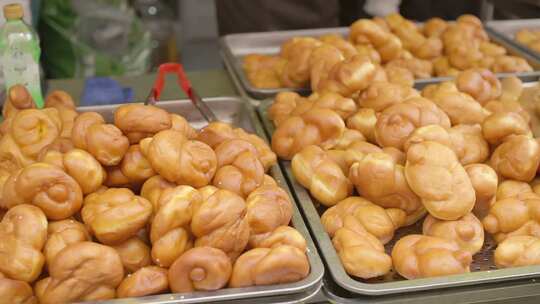 山西运城东湖早市美食油果子油坨坨