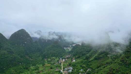 广西桂林烟雨漓江水墨画