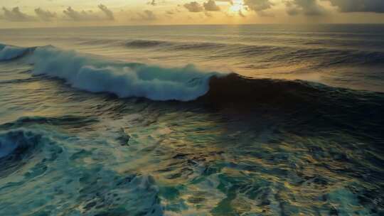 4k海浪翻滚电影感超广角水花飞向空中