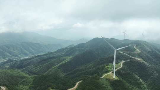 无人机航拍高山风车云海