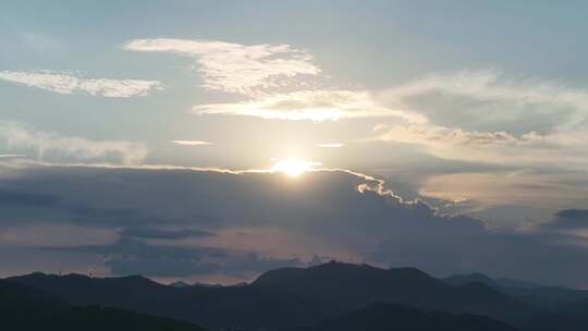 阳光云层山峰傍晚夕阳