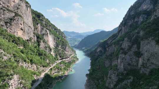 航拍四川广元明月峡高山峡谷嘉陵江江水