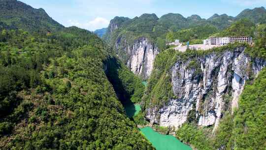 4K自然山峰青山绿水自然风光航拍视频