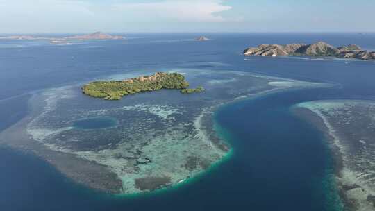 原创印尼东努沙登加拉群岛海岛自然风光航拍视频素材模板下载