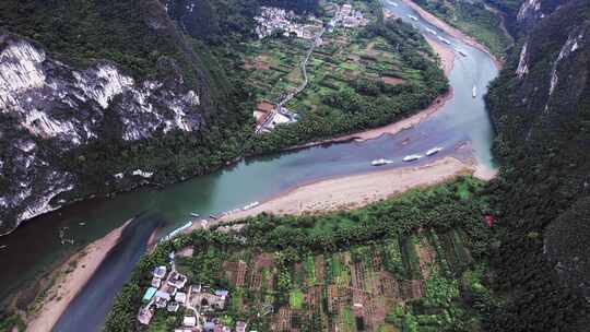 桂林山水烟雨漓江兴坪古镇航拍风光4K