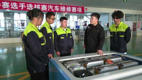 新能源修理专业汽车工程系汽修实训课