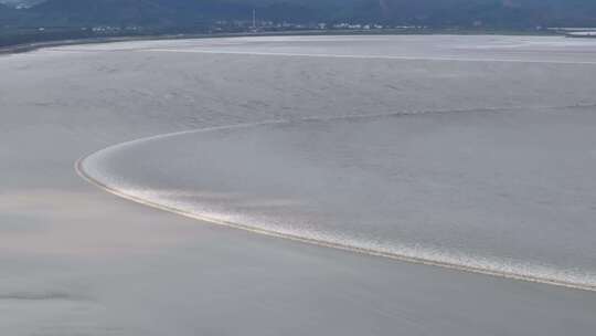 海宁钱塘江大潮风光