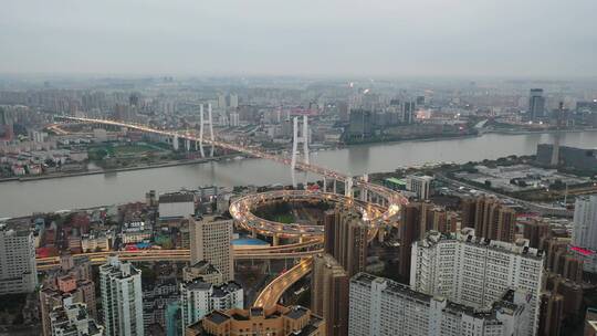 4K上海南浦大桥日出前航拍
