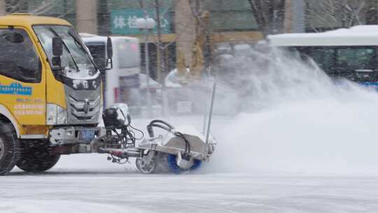 多段素材北方冬天除雪机械扫雪车清雪作业