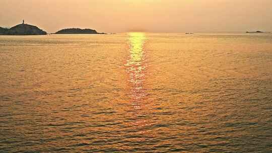 海上日出金色海面金光波纹波浪空镜