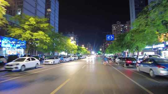 夜晚马路街道车辆车流