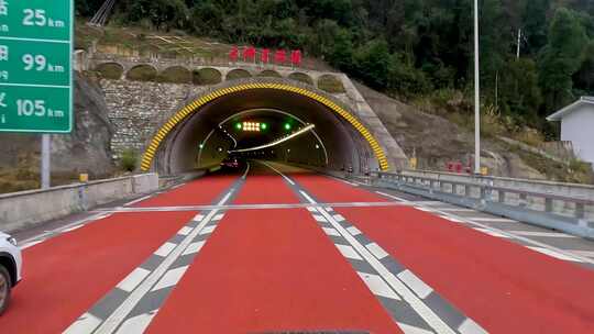 广西汕昆高速隧道