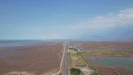 海上唯美公路道路交通航拍