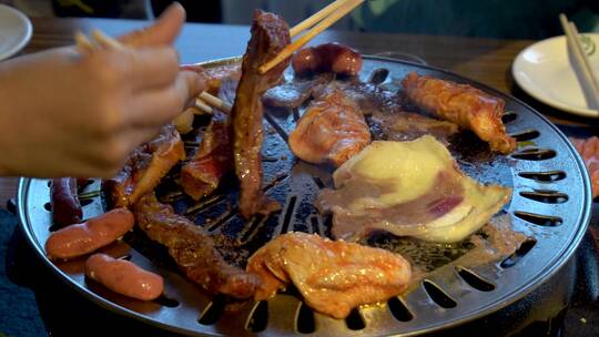 东北烤盘木炭烤肉多人聚餐烧烤美食