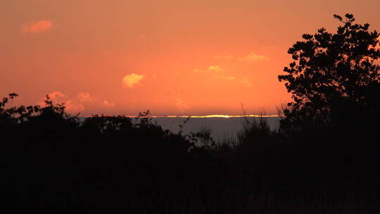 日落后加州海岸景观