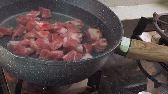 切肉处理猪肉去血沫