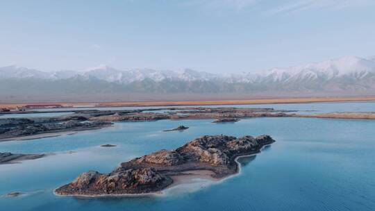 航拍中国美丽湖泊青海湖茫崖翡翠湖