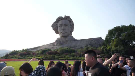 湖南省 长沙市 橘子洲头 毛主席青年雕像