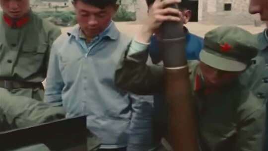 70年代解放军训练民兵 村民军训