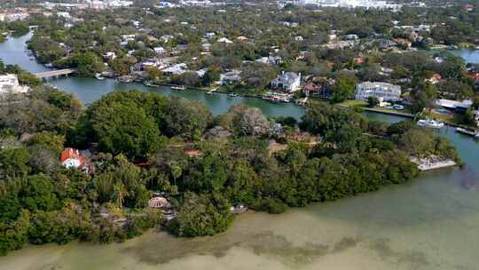 空中无人机游览佛罗里达州萨拉索塔玛丽塞尔比植物园