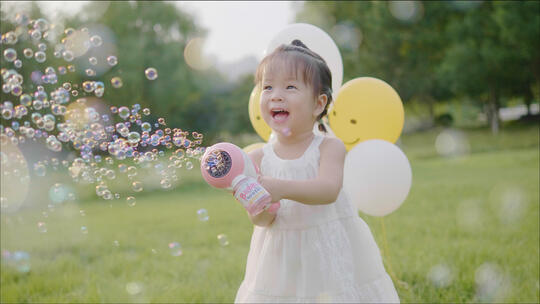 孩子笑容美好生活母亲节