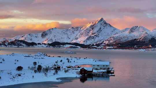 挪威罗弗敦群岛北极圈雷纳冬季雪景高空航拍