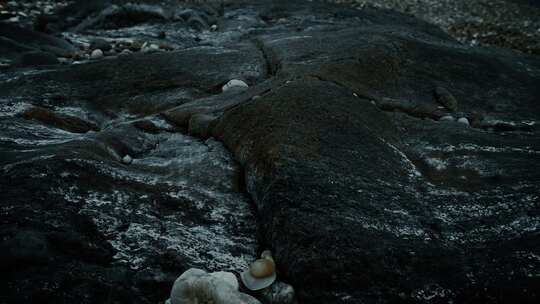 傍晚的海岩