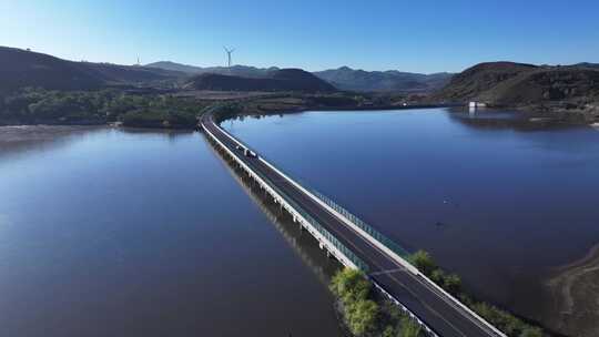 森林公路  航拍开车 航拍 山林驾驶汽车 4k