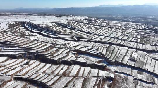 梯田航拍全景自然风景冬天下雪地形地理