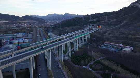 公路 山区道路 村村通 基础建设 行驶