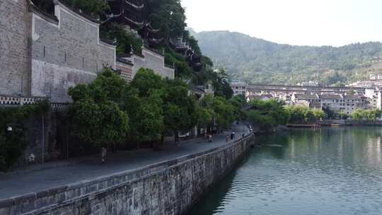 贵州航拍镇远古镇中式小桥流水大山环绕景色