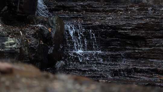 水流 小溪 流水 水滴 山区  岩石