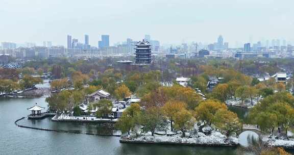 济南大明湖公园雪景航拍        荐