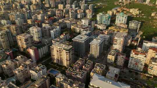 海岸线城市建筑物全景阿拉尼亚土耳其